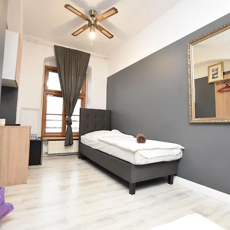 Dukes - Prywatne, Rynek ホステル ヴロツワフ